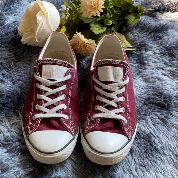 converse dainty maroon